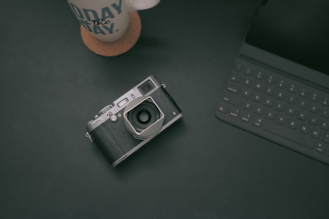 Tech Gadgets Go Green: Exploring Eco-Friendly Alternatives for a Sustainable Future